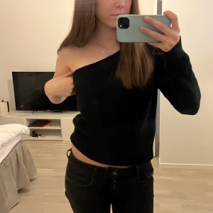 Off shoulder tröja!  - Sjukt snygg off shoulder tröja! Aldrig använd 🥰
