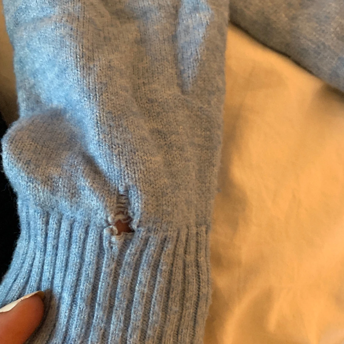 Blå stickad tröja - 91