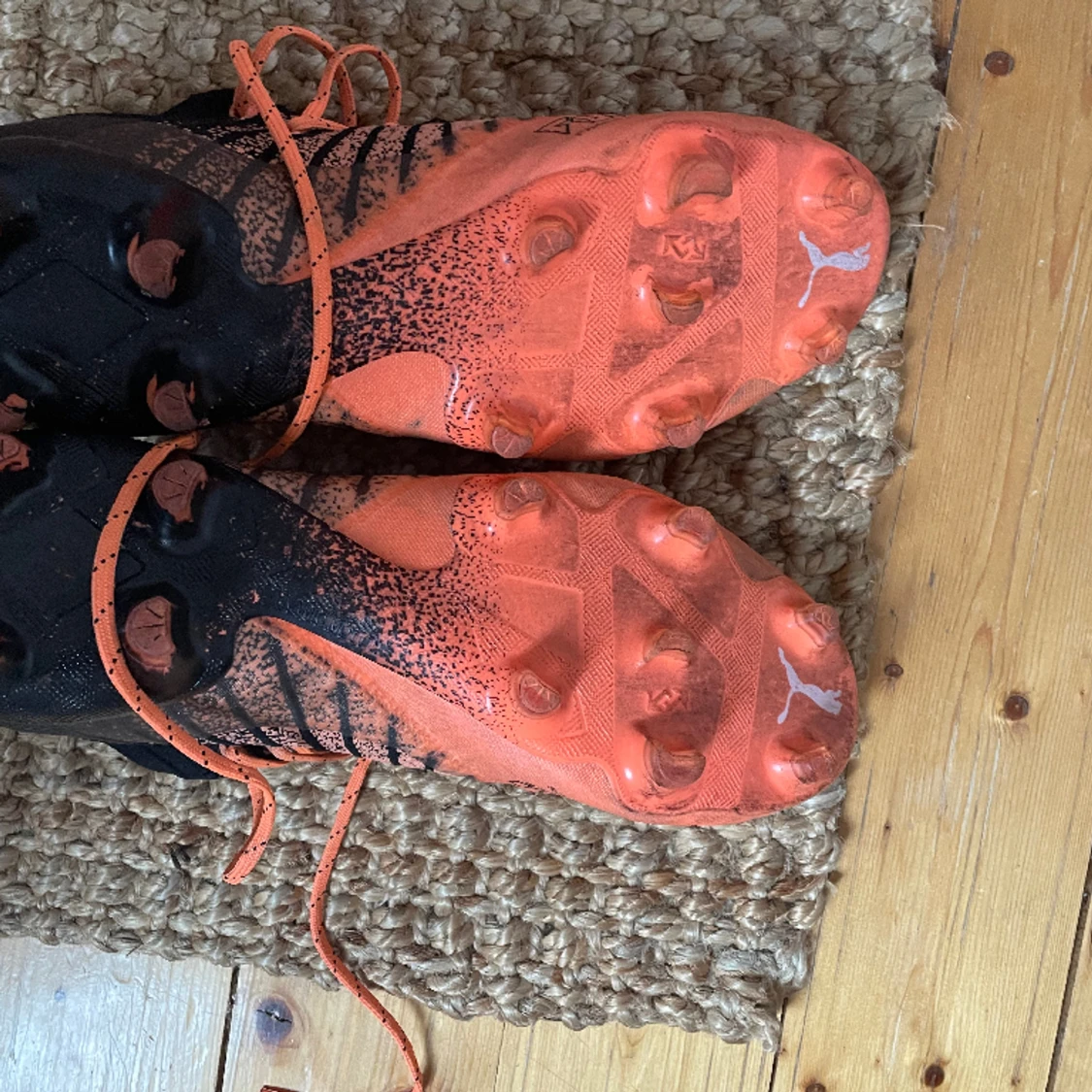 Puma fotbollsskor  - 91