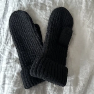 Stickade vantar  - Supermysiga och sjukt mjuka stickade vantar✨☺️