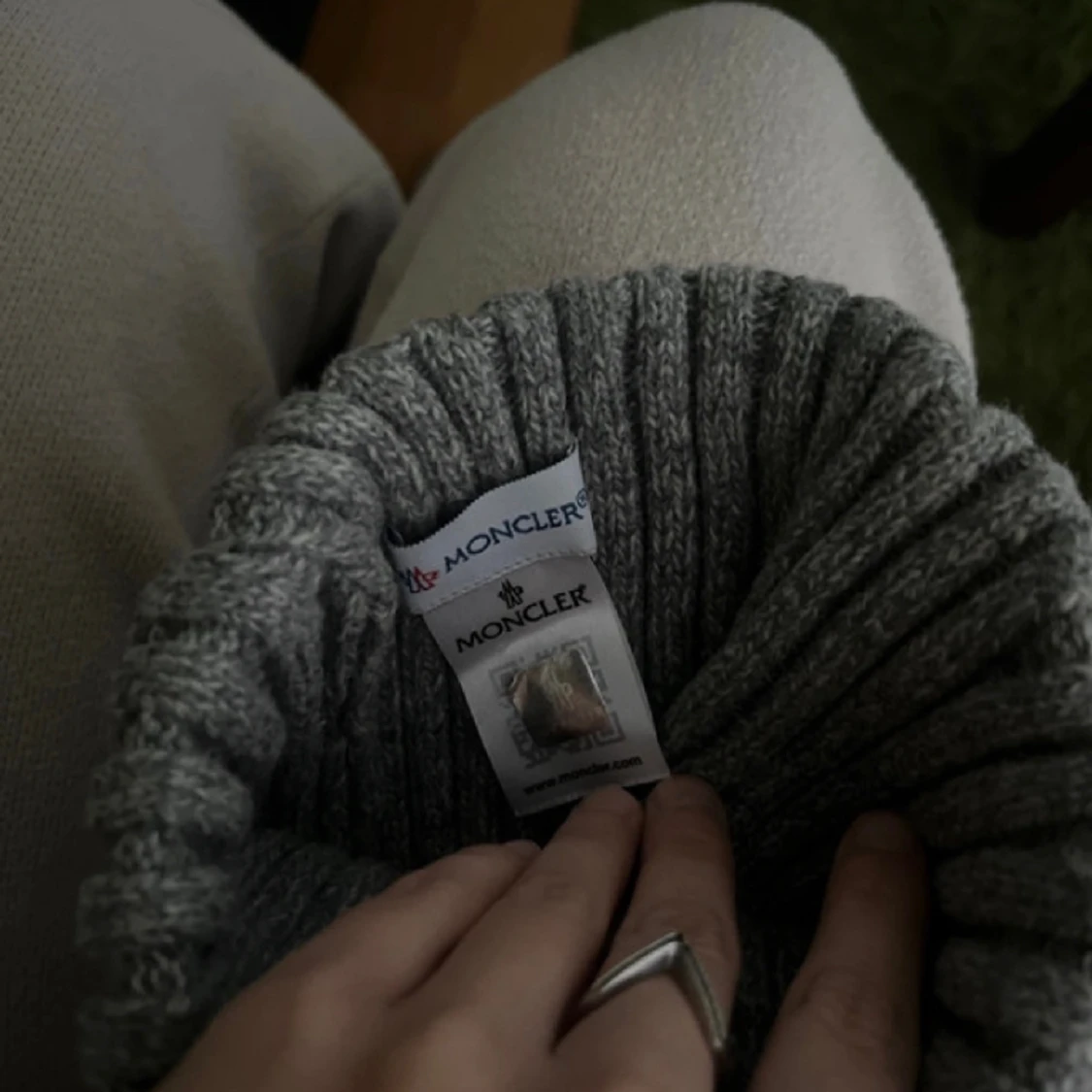 Moncler mössa - 90