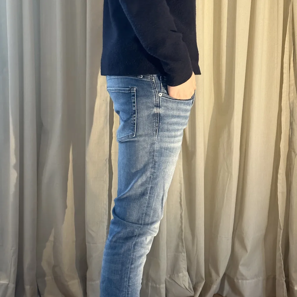 Snygga ljusblåa jeans från Jack and Jones. Slim/Glenn st W30/L32. Jeans & Byxor.