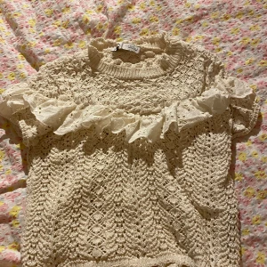 Zara tröja  - Fin zara tröja som är slutsåld. Passar xs-m.