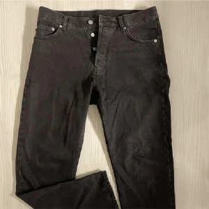 Weekday jeans - Modell barrel. Storlek 31/32