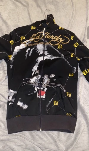 EdHardy hoodie  - Svart ed Hardy hoodie  Pris går att diskutera 