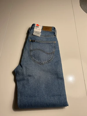 Lee jeans  - Helt nya oanvända  Nypris 1099kr Mitt pris 200kr