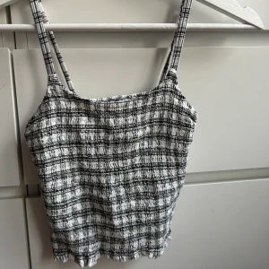 Linne - Croppat Linne🌟