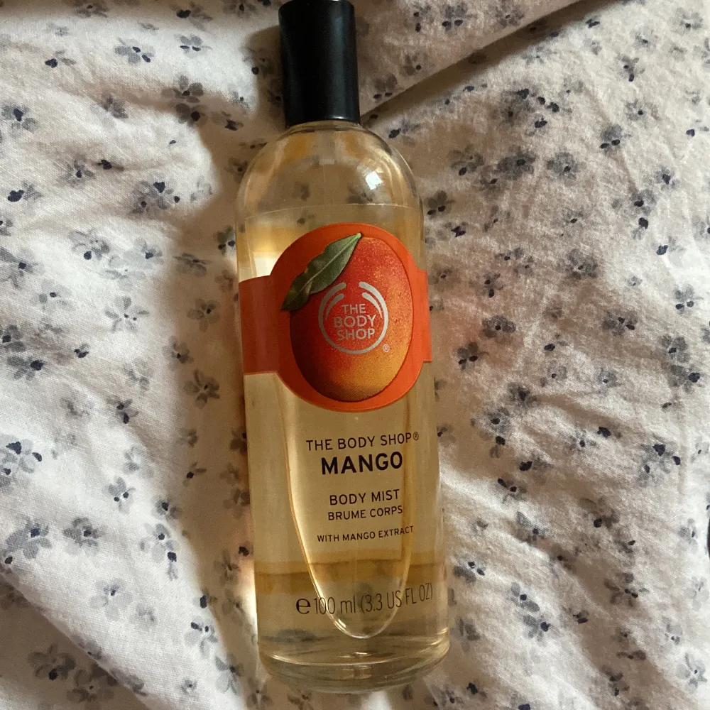 Body mist i doften mango från the body shop. Övrigt.