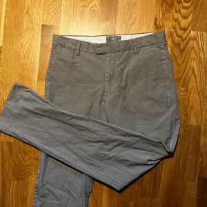 Kostymbyxor - Kostymbyxor från dockers!