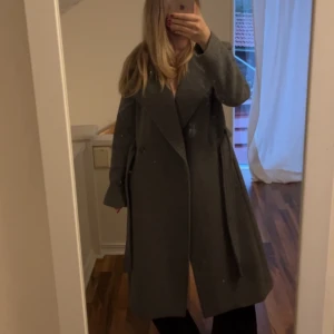Grå kappa - Superfin grå kappa till vintern!