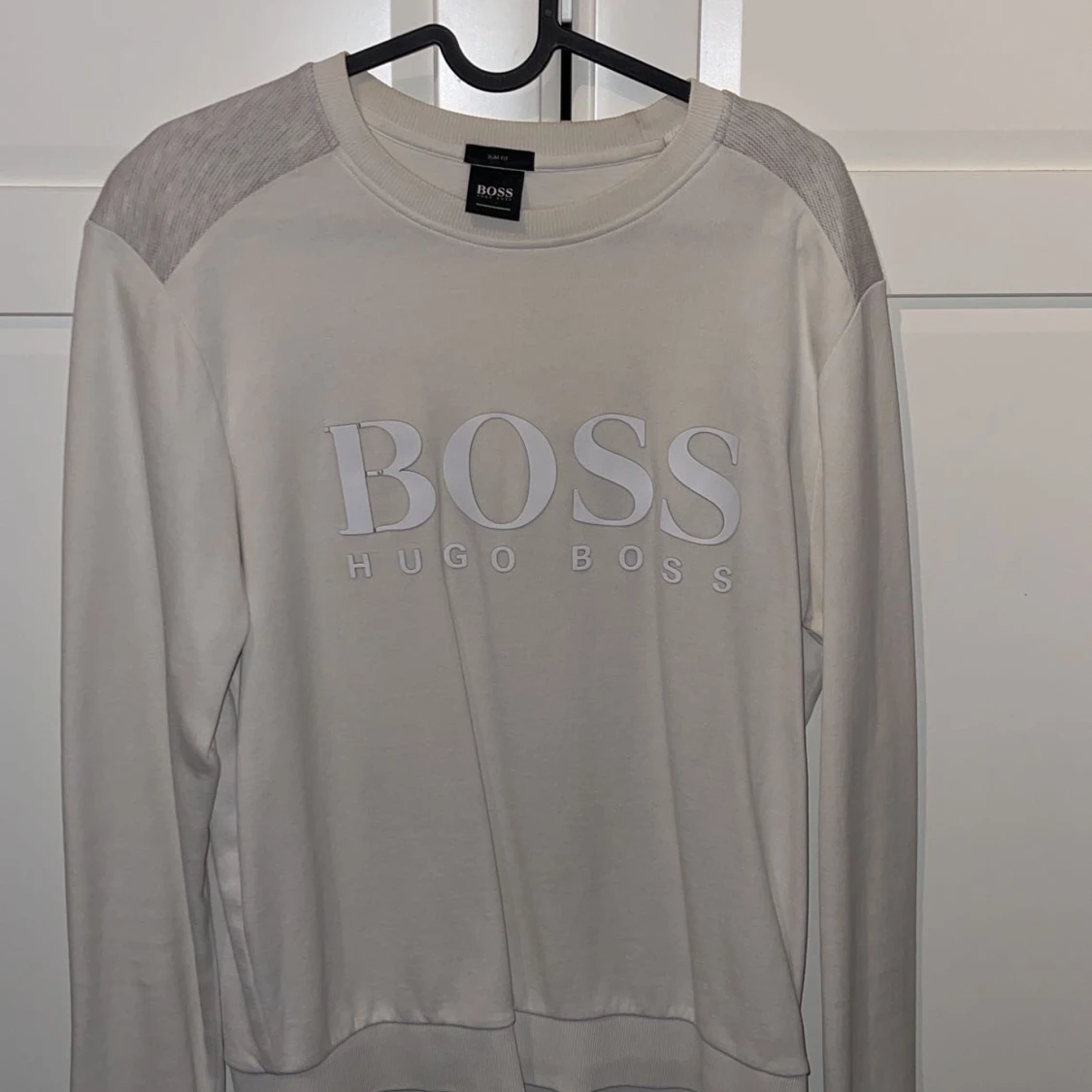 Hugo Boss sweatshirt 300kr