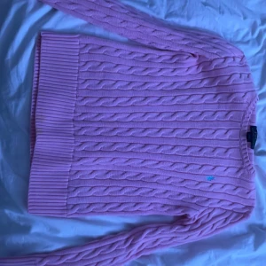 Rosa polo tröja äkta för 900kr - En rosa polo tröja i ett jätte bra skick knappast använd.