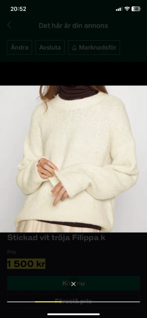 Filippa K stickad tröja  - Filippa k vit alpacka stickad tröja, använd vid ett fåtal tillfällen. Jätte fint skick. Oversized🫶🏻🫶🏻