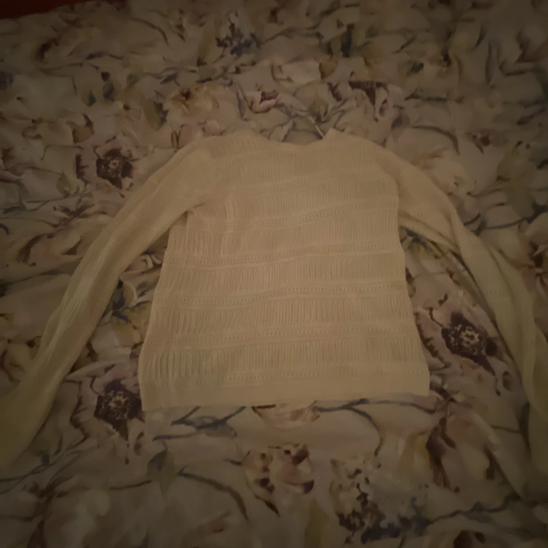 Vit stickad tröha - 90