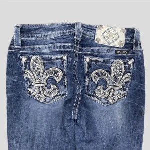 SÖKER !! - Kan betala 800 måste va i stlrk 25-26