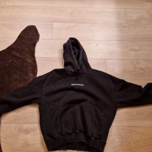 Small skate hoodie oanvänd