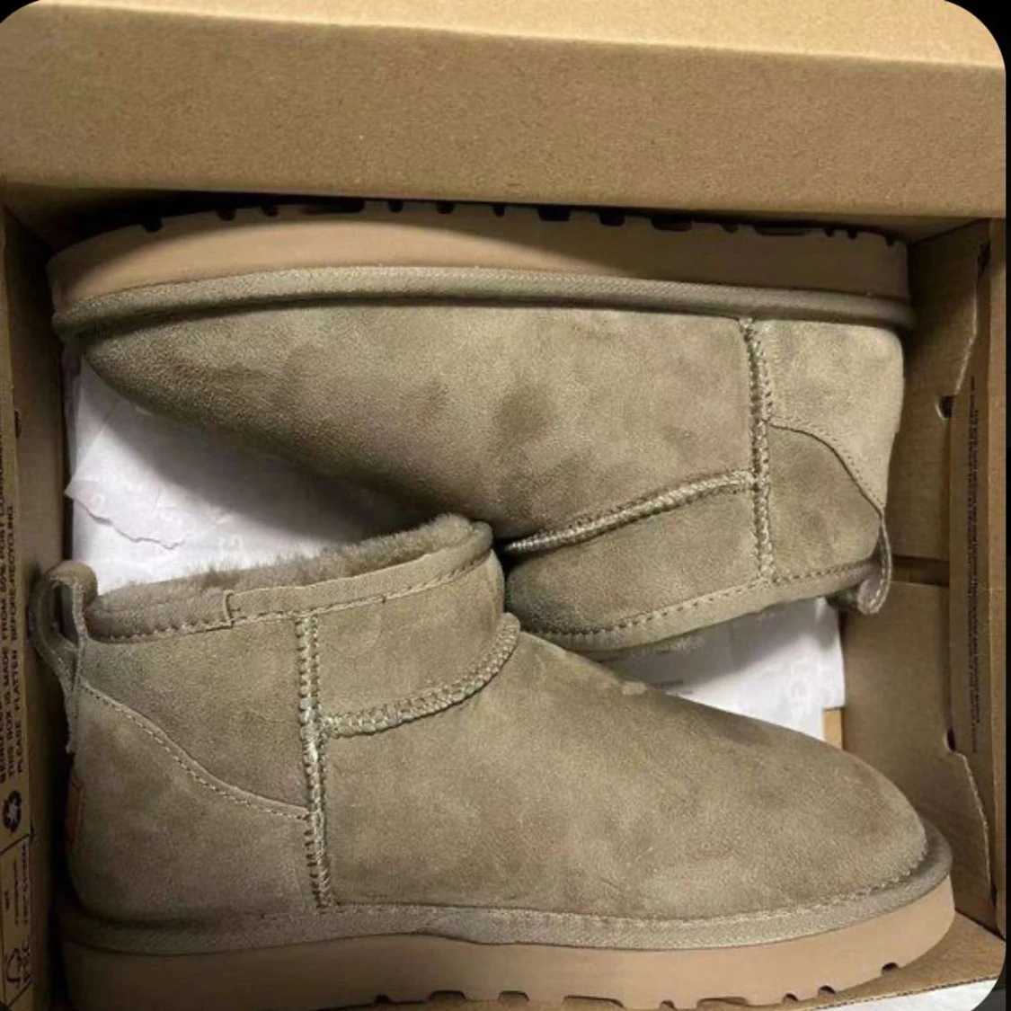 UGG - 90