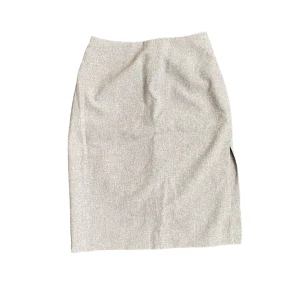 2000-tal kjol - söt grå kjol köpt på 2000-talet, passar xs-s!