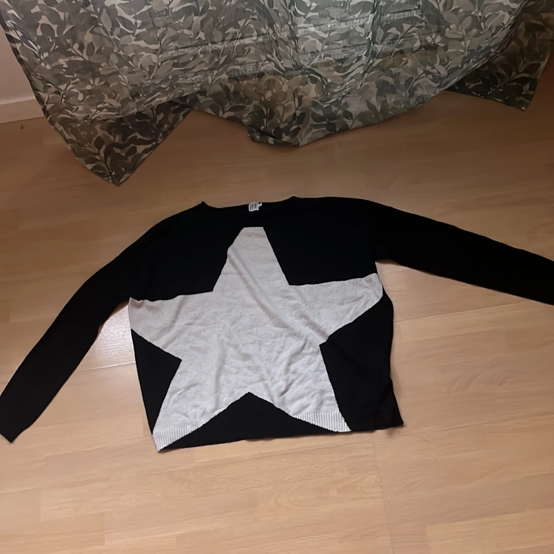 Långärmad med stjärna 