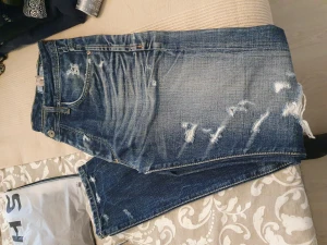 50 kr plagget  - Lite blandat urval av kläder .  50 kr plagget.  Vid frågor kring storlek osv skriv så svarar jag så fort jag kan 