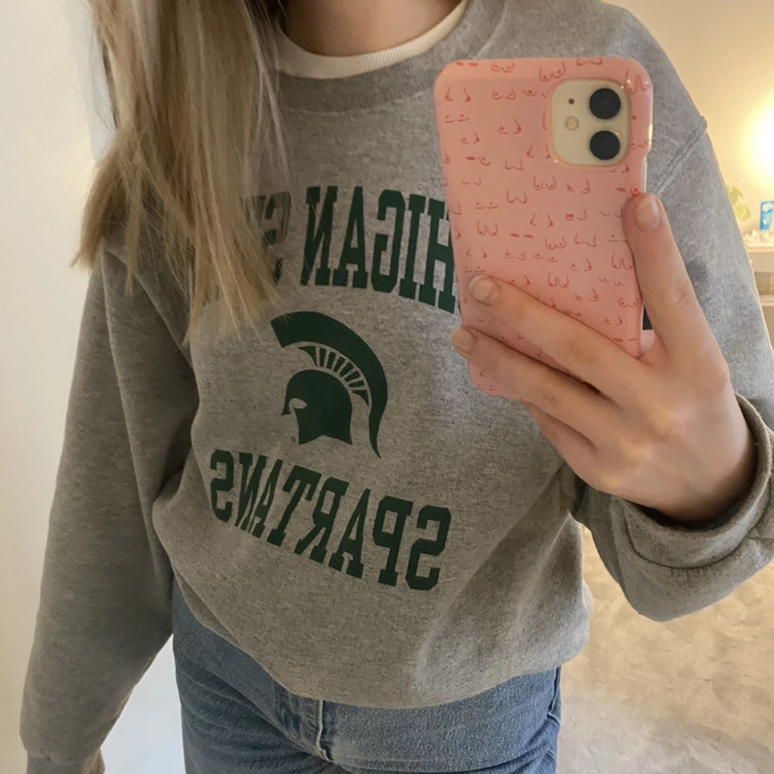 Sweatshirt köpt här på plick  - 91