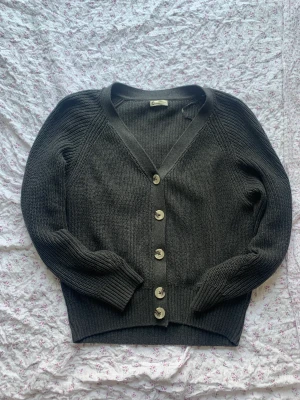 Cardigan/Kofta - Söt kofta från Cubus  Storlek M Köparen står för frakten 💕