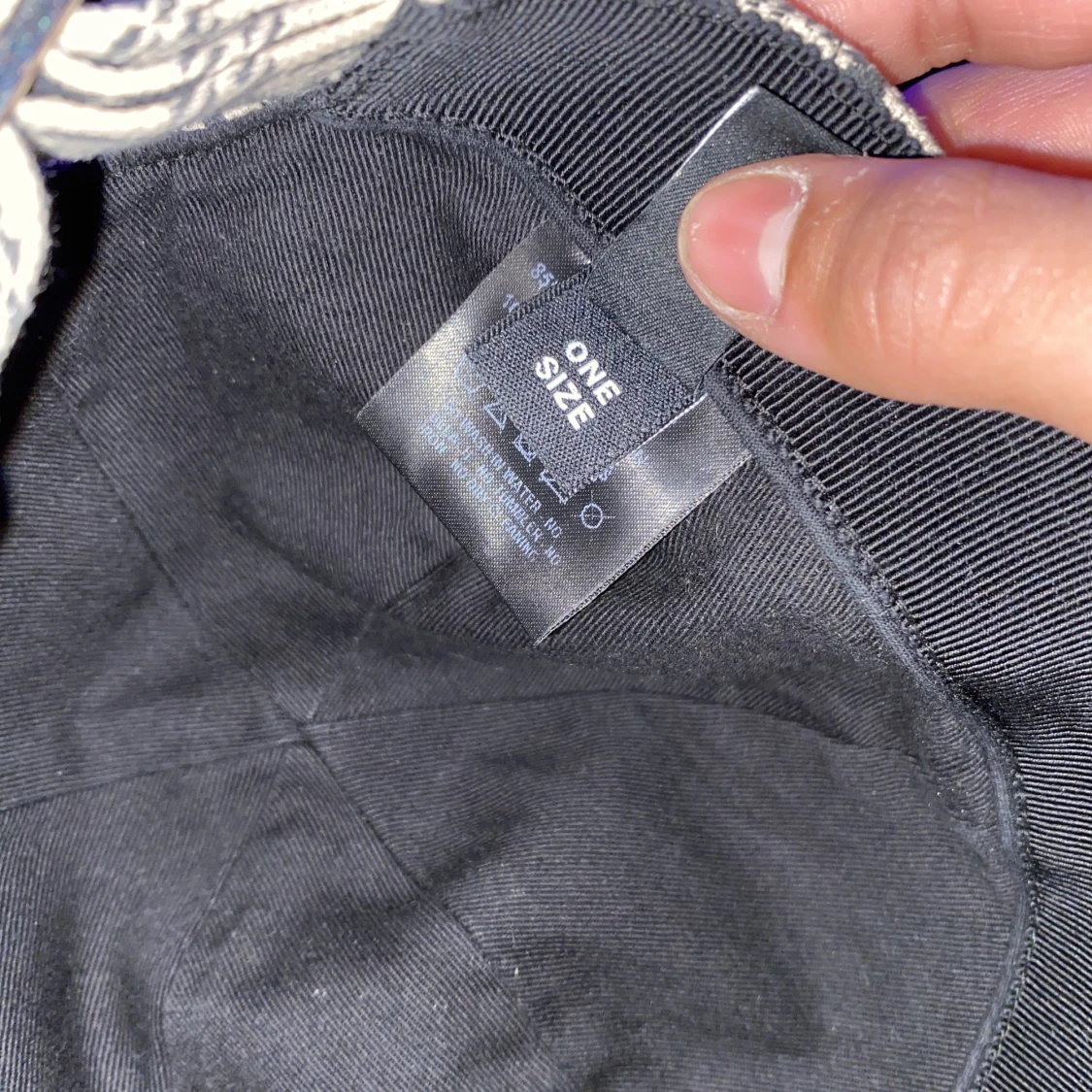 Ferragamo keps  byten funkar helst också  - 91