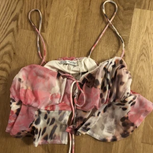 Topp  - Söt topp från bershka 💖