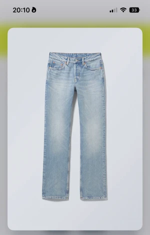 Weekday jeans - Säljer dessa superfina ljusblå midrise jeansen!💓