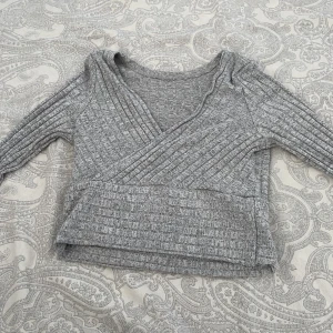 Långärmad topp - Storlek XS, använd fåtal gånger, 30kr+frakt