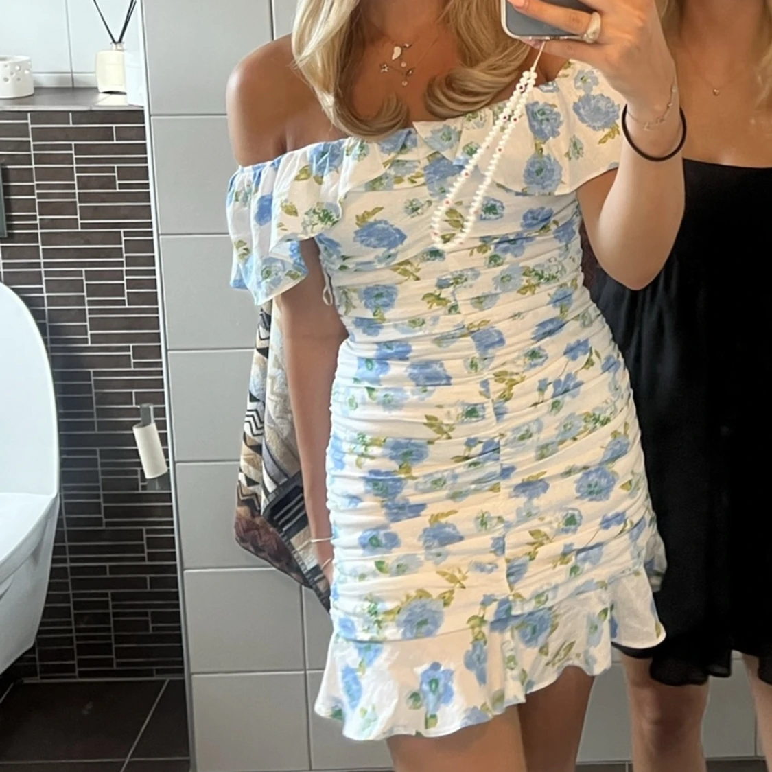 Blommig klänning  - 90