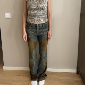 2000’s jeans - Snyggaste jeansen! Storlek 36 passar s och m. Innerbensläng 83 cm