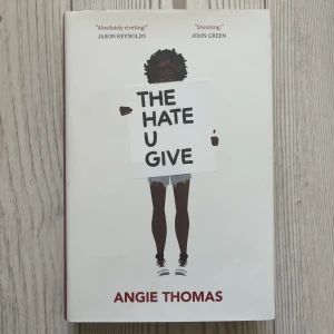 Bok - The hate you give, köpt på Plick för ca ett år sedan. Nyskick. Inbunden. På Engelska. 