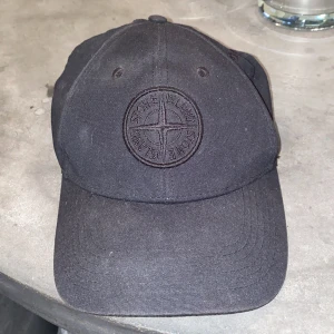 Stone island keps - Svart stoneisland keps