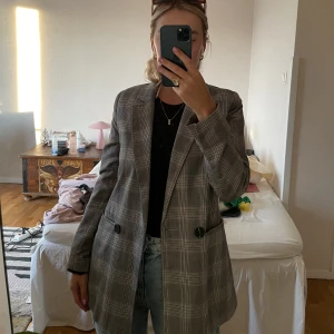 Kavaj - Kavaj ifrån bull&bear