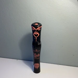 Essence mascara  - Andvänd 2 gånger