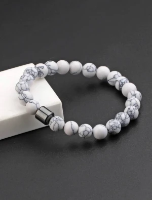 Pärlarmband  - Tjenare säljer dom hära armbanden i färgen vit och svart, perfekt inför sommaren ☀️ Hör av dig vid minsta fråga eller fundering 🤗