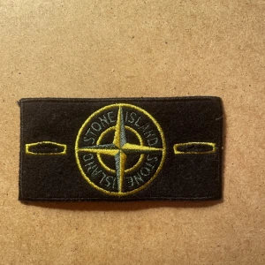 Stone Island patch. - Säljer min patch då jag ändå inte använder den! Bra skick.