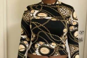 Multifärgad polotröja från gina tricot 😍 - Oanvänd polotröja från gina tricot i storlek xs 