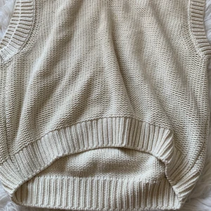 vest - stickad väst som jag inte använder, inga defekter! Ny skick.