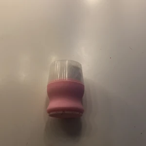 Skincare borste  - Använt nån gång 