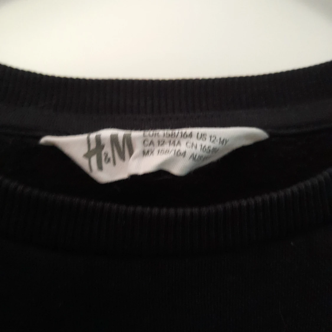 Svart tröja H&M storlek 158/164 - 91