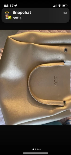Zara väska - Handväska så sköm så liten men passar in allt
