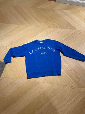  Vero Moda tröja  -  Säljer min vero Moda tröja har haft på mig den 2 gånger bra skick.