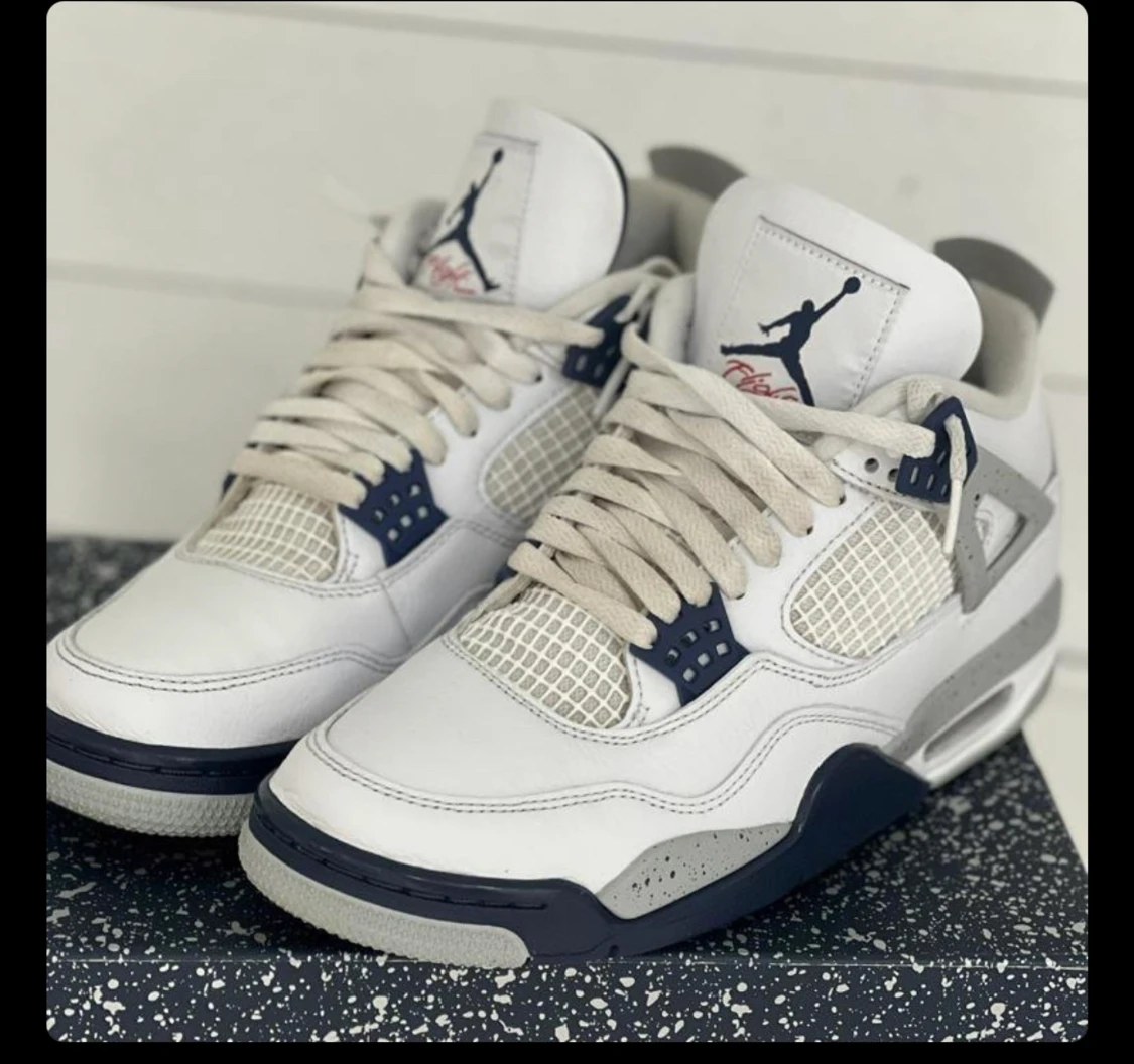 Air Jordan 4 Retro Midnight Navy