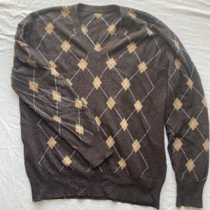 Stickad tröja  - En jätteskön långärmad tröja :) 