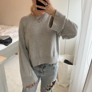 Tröja - Finstickad tröja från zadig & voltaire i storlek S