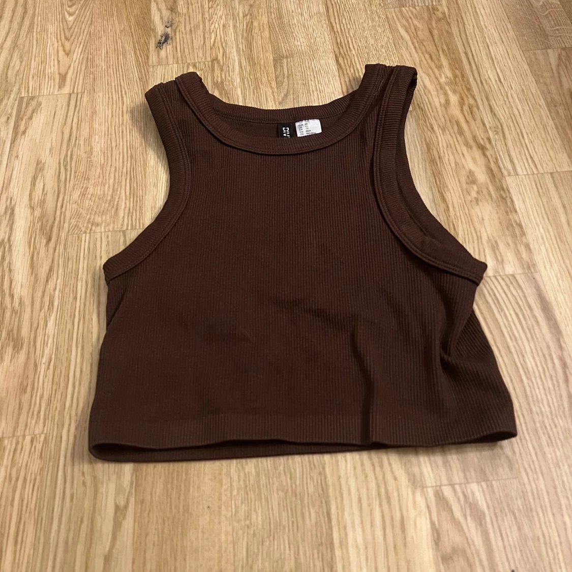 Brunt kortare linne - 90