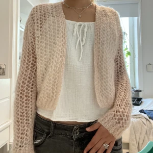 Ljusrosa kofta - Jätte fin ljusrosa liten kofta