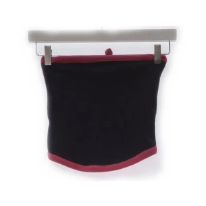 Tubtopp - Supercool tubtopp i fleecetyg. Tyvärr för liten för mig och därför säljs den. Mörkblå och rosa, reversible. 